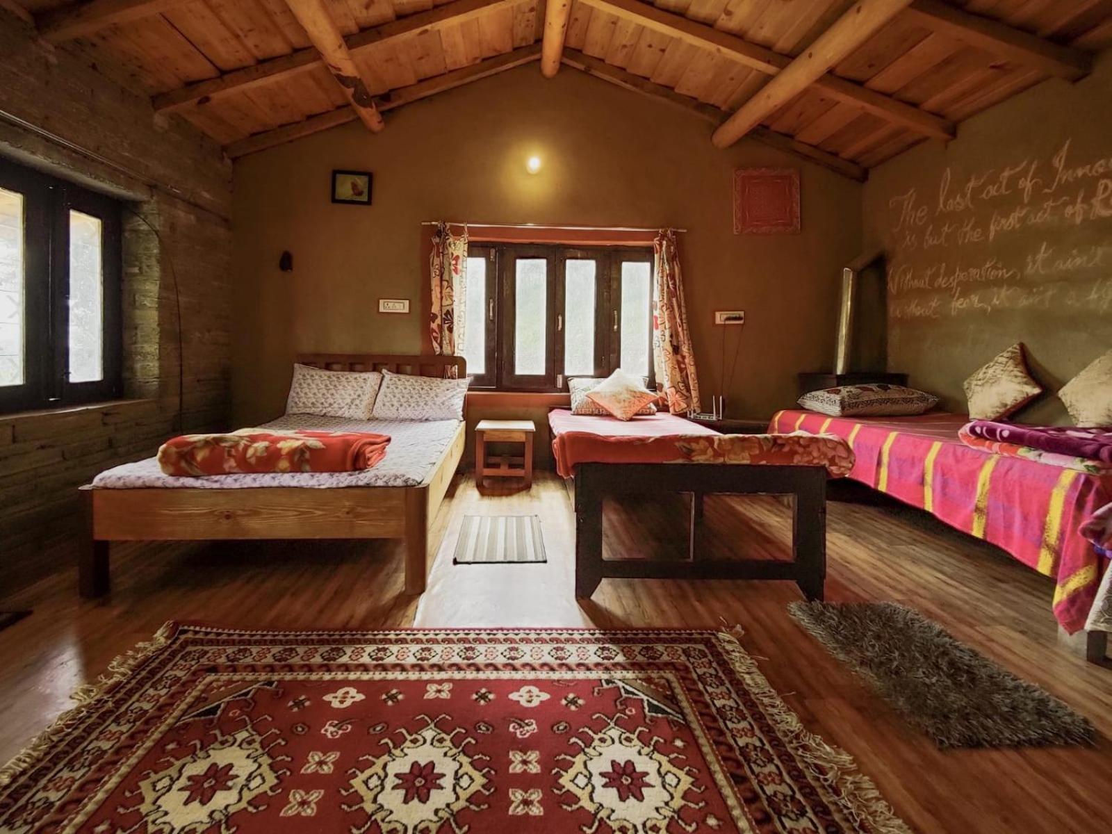 Zenoaks Homestay المورا الغرفة الصورة