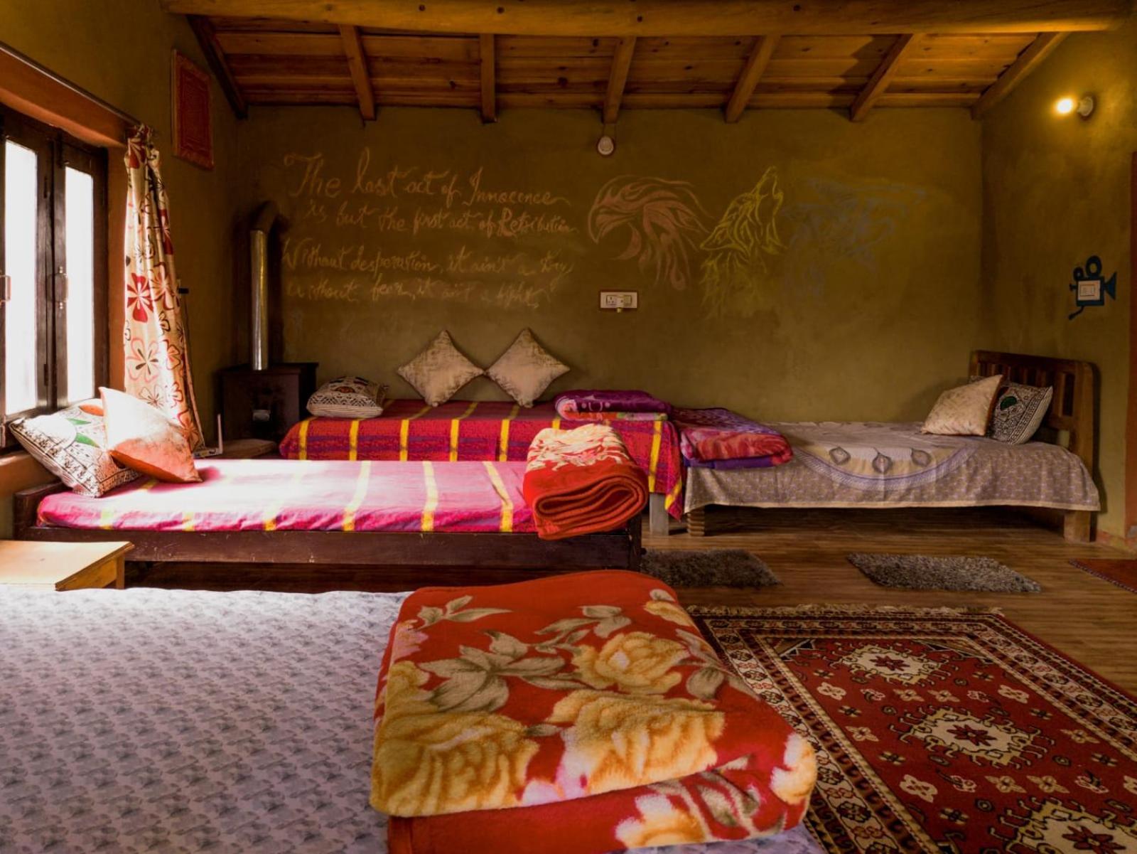 Zenoaks Homestay المورا الغرفة الصورة