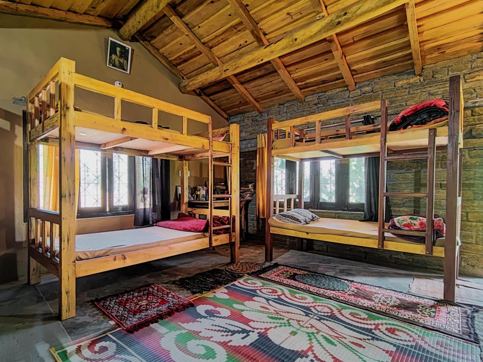Zenoaks Homestay المورا الغرفة الصورة